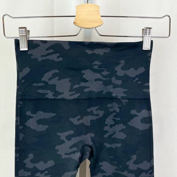 SPANX  Size S Look At Me Now Leggings Stretch Pull On Camo Camouflage Gray - Picture 6 of 8